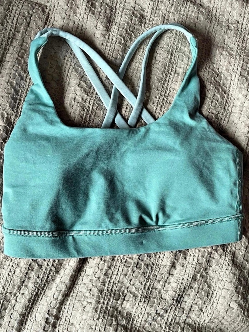 lululemon Free to Be Wild Bra Sports Bra in sea-foam blue Size 4